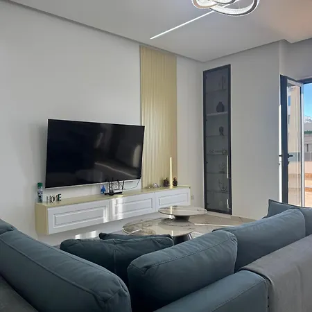Luxury Seafront 2-bedroom 2-bathroom With Terrace Full Sea View Vollga Promenade *